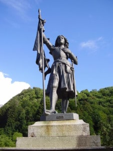 Statue de Jeanne d'Arc (Roberton) à Blois-sur-Seille (Jura) • Commons Wikimedia |Author=Lc.cordier |Date=08.07.2004